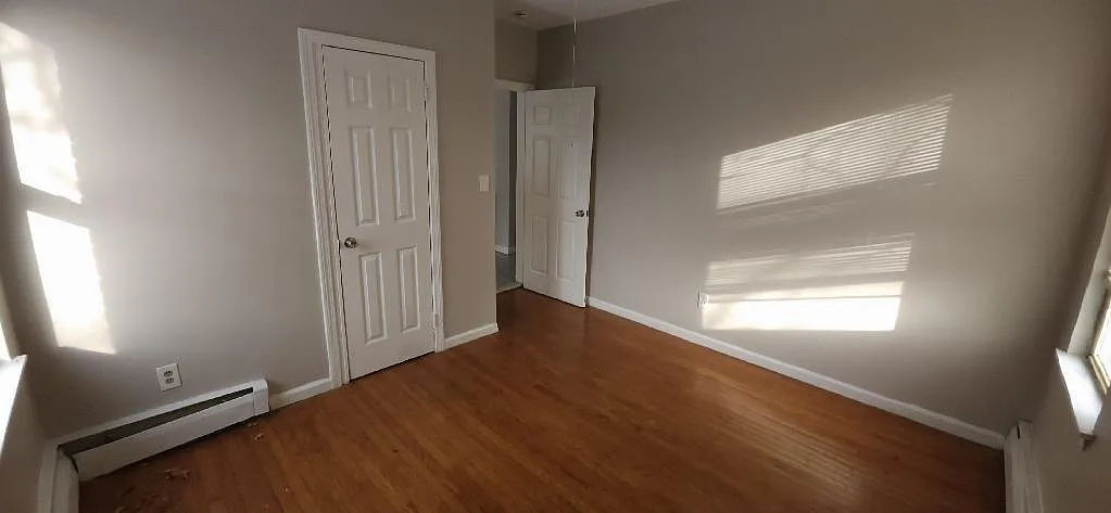 1 bed, 850 sqft, $1,049 — Photo 3