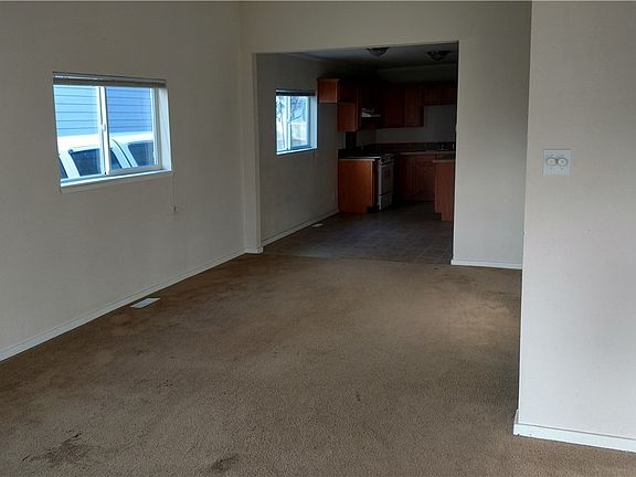 4th image of 445 Karr Ave