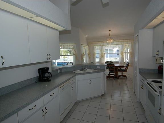 5th image of 3944 Lavilla Ave