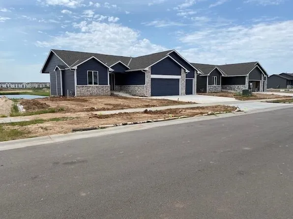 10913 W Cedar Ln, Maize, KS 67101