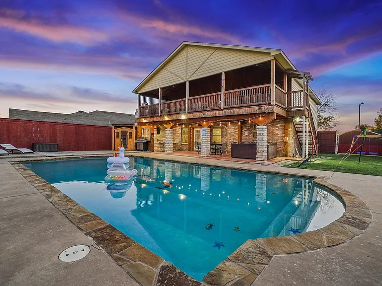 2952 Barberini Dr — Photo 2