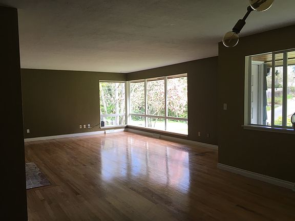 3rd image of 1125 Brentwood Dr