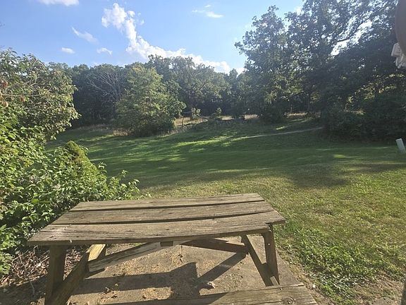 5th image of 823 White Oak Ln