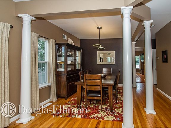 5th image of 5 Periwinkle Ct