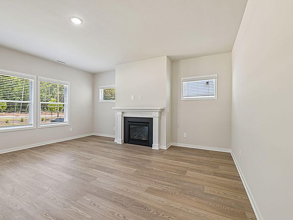 4th image of 540 Marshrose Rd