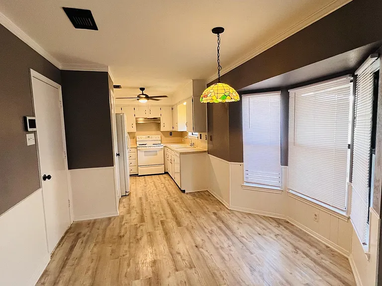 101 Chestnut Dr — Photo 3