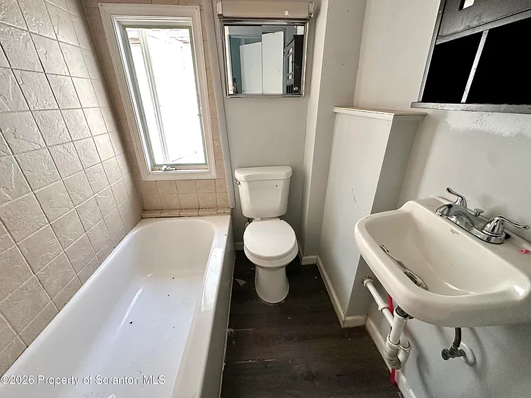 166 W Parker St — Photo 7
