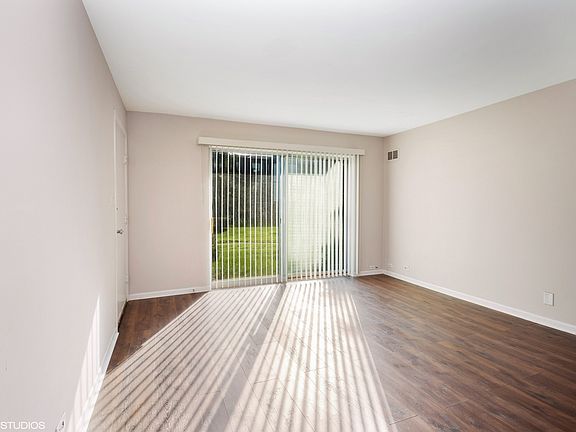 3rd image of 9455 Bay Colony Dr APT 1S