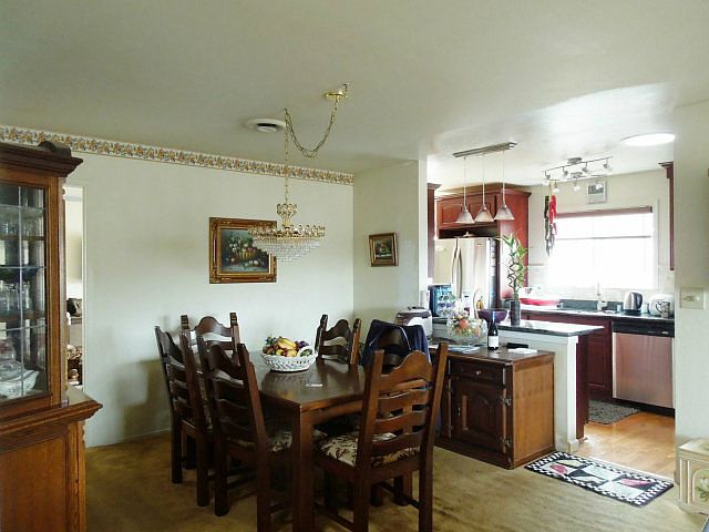 Spacious dining room