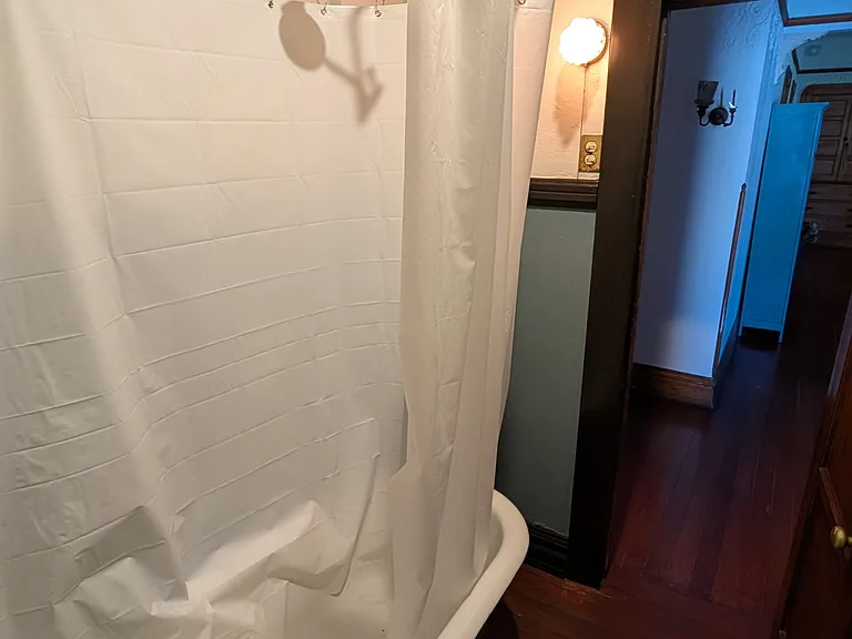 826 S Burlington Ave #11 — Photo 13
