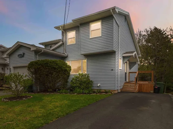 19 Theakston Ave, Halifax, NS B3R 1R7