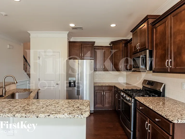 104 Rockhopper Ln — Photo 5