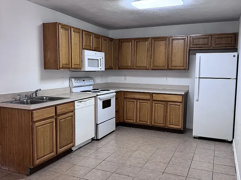 8016 Lowndes St — Photo 7