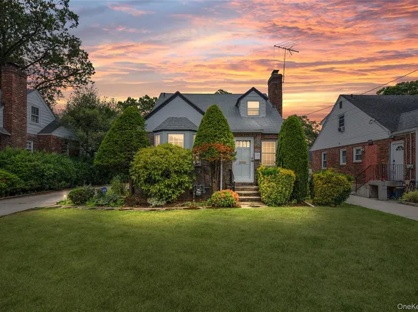 100 E Fenimore Street, Valley Stream, NY 11580