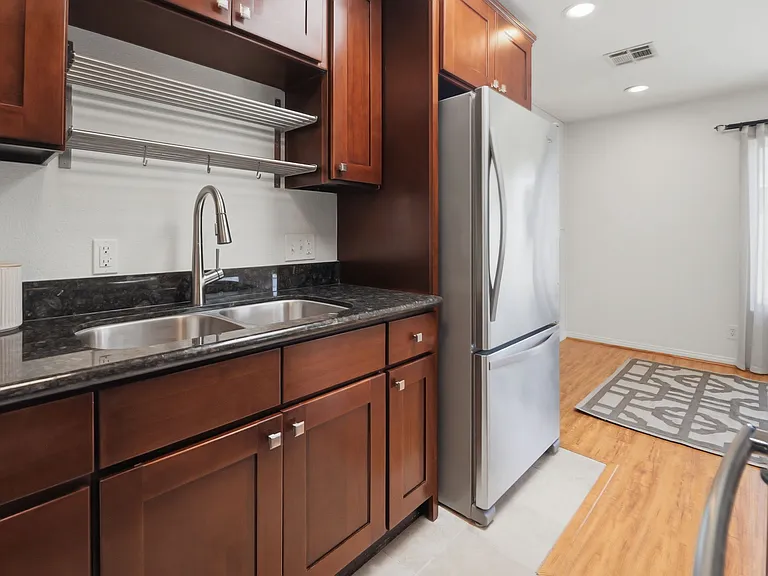 340 N La Fayette Park Pl — Photo 9