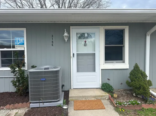 316 Coventry Court #E, Lakewood, NJ 08701