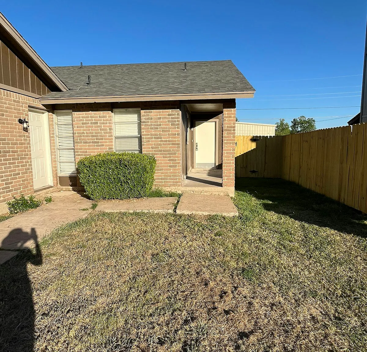 909 Betsy Ross Drive, Unit B — Photo 1