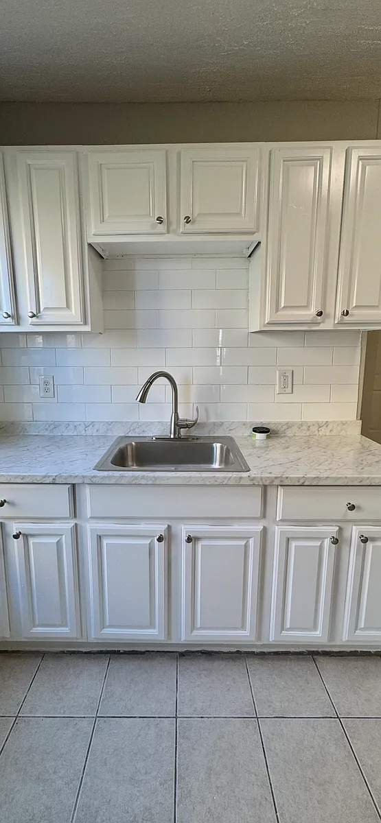 Building Photo - 46 Oak Ave #1-L