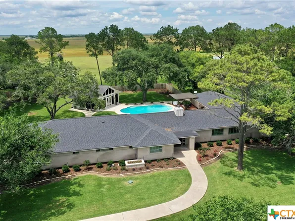 1636 Fm 1300 Rd, El Campo, TX 77437