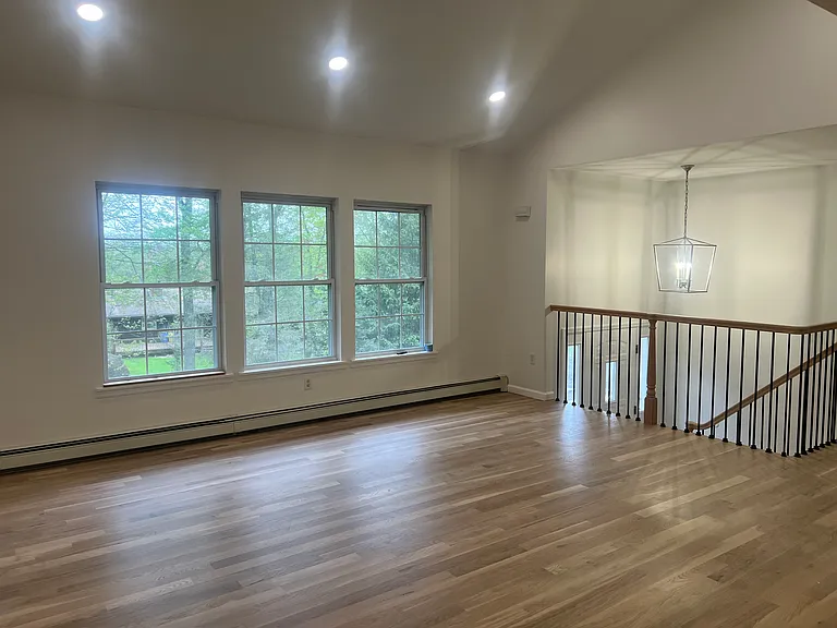 3 Undercliff Ln — Photo 4