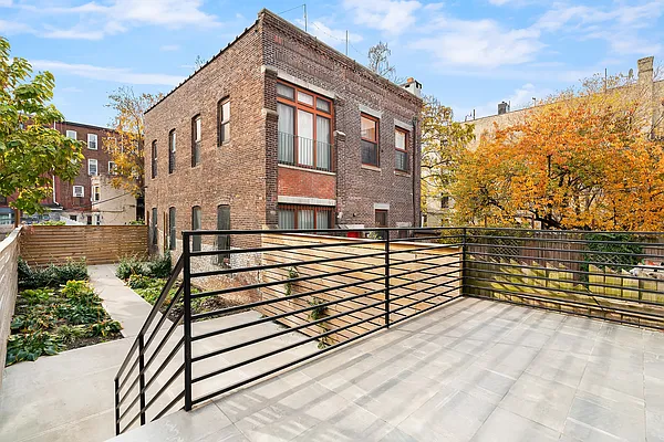 Rented by Compass | media 23