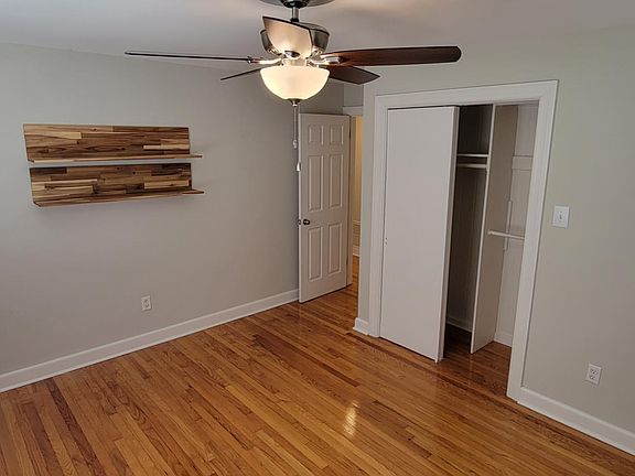 4th image of 201 E McGinnis Cir