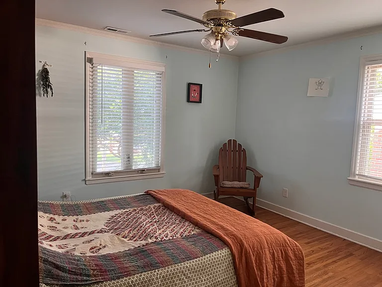 820 Stanfield Dr — Photo 8