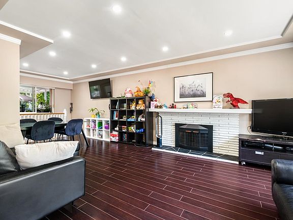4th image of 14940 Kew Dr