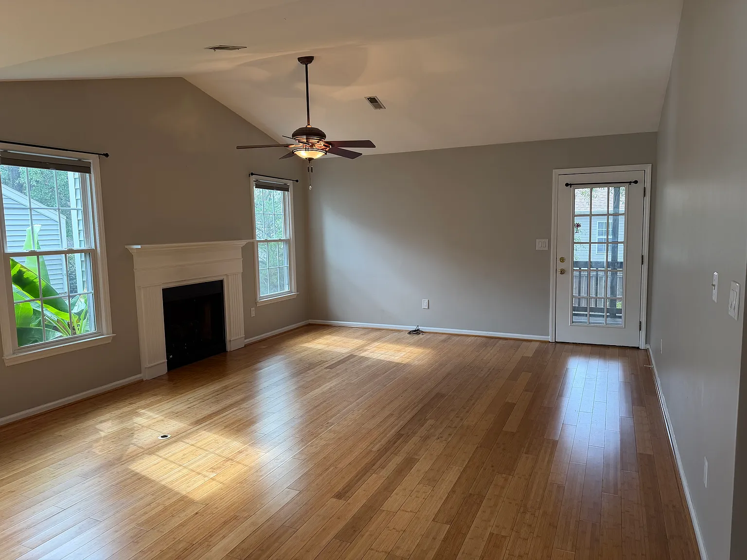 2 bed, 1199 sqft, $1,595 — Photo 2