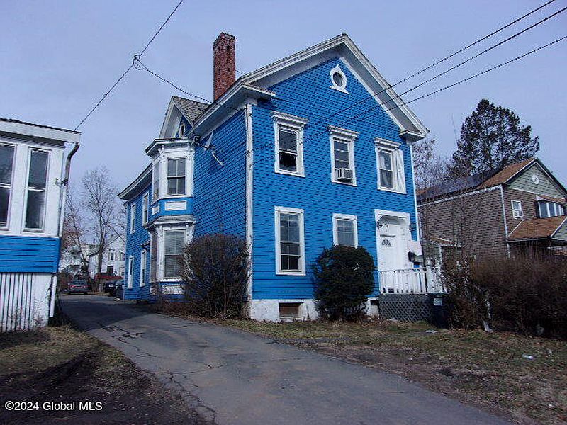 2nd image of 70 Saratoga Avenue