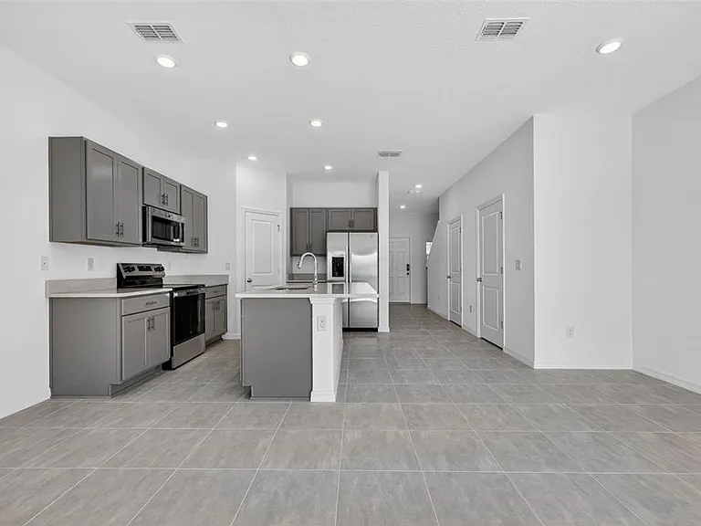 10761 Eclipse St — Photo 15