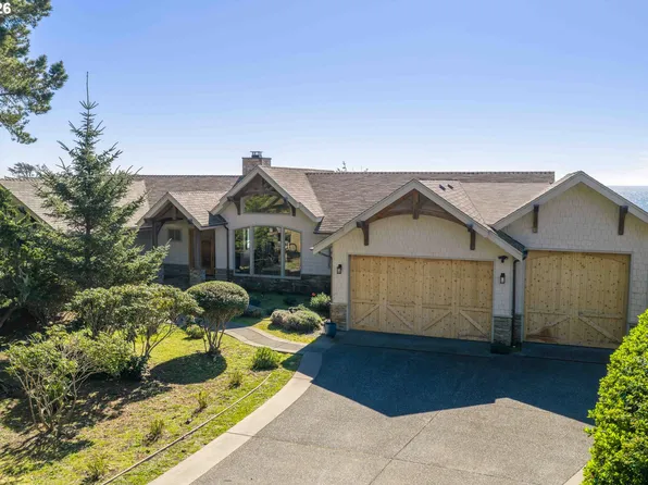 201 Allen Ln, Brookings, OR 97415