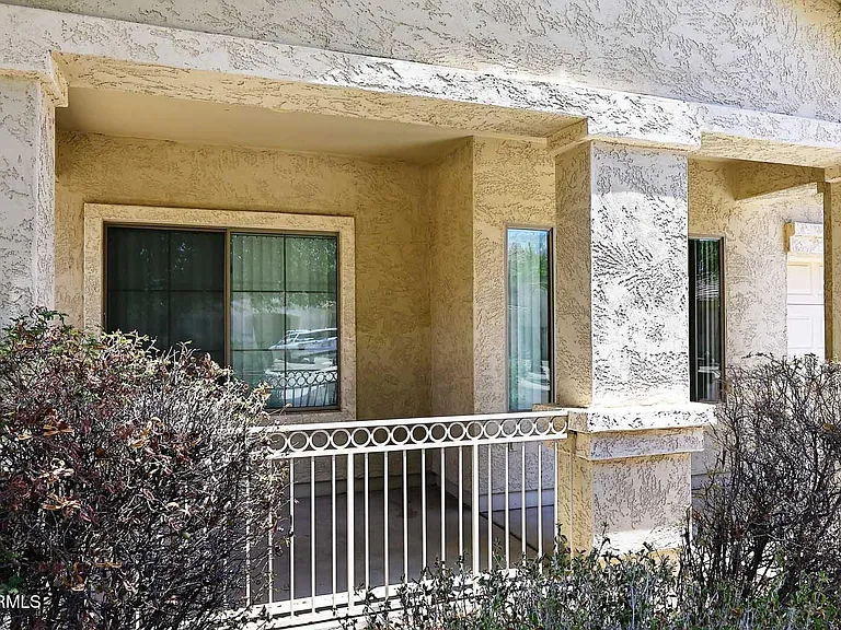 17430 W Yavapai St — Photo 4