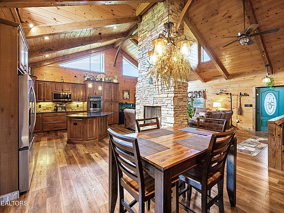 12th image of this home