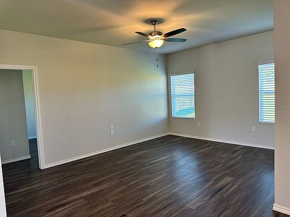 5th image of 1407 Monterey Dr