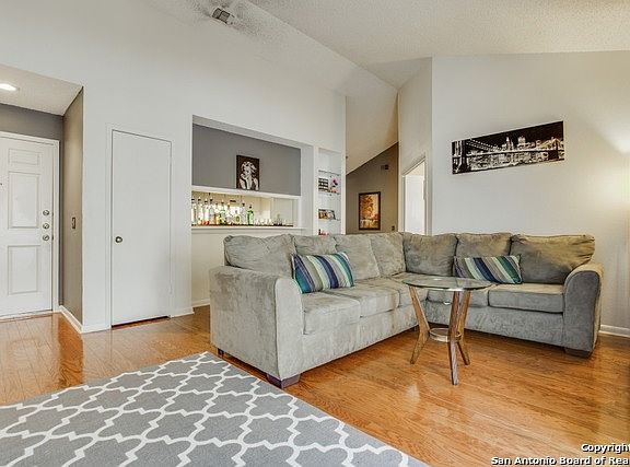 5th image of 2255 Thousand Oaks #407