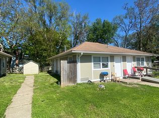 616 N 5th St APT D, Leavenworth, KS 66048