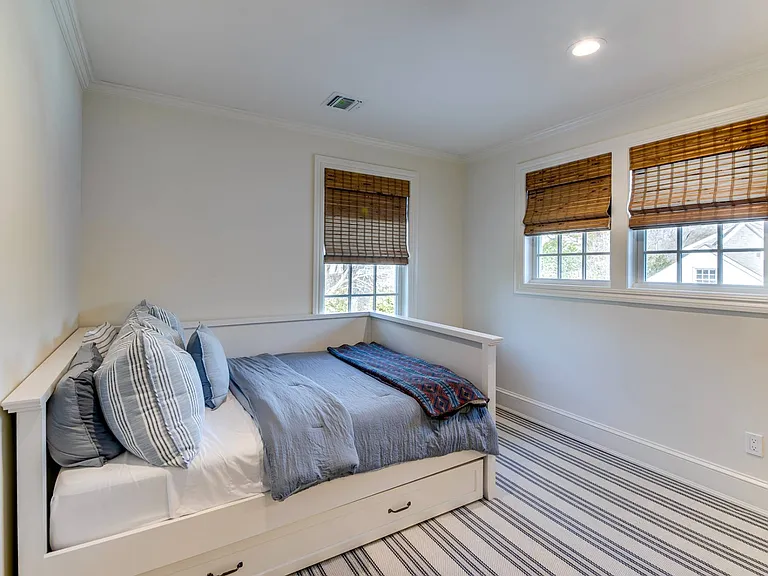 189 Lumber Ln — Photo 25