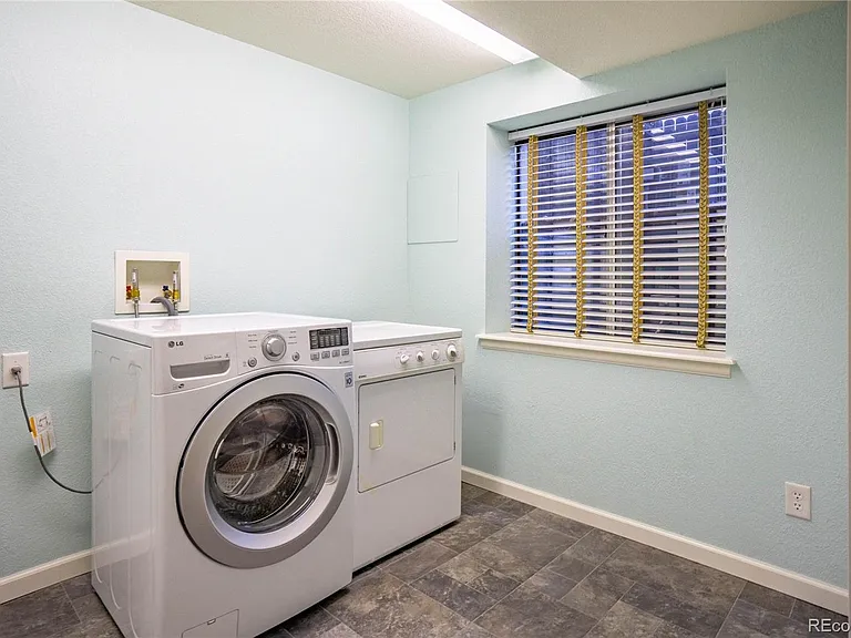 1148 S Boston Ct — Photo 26