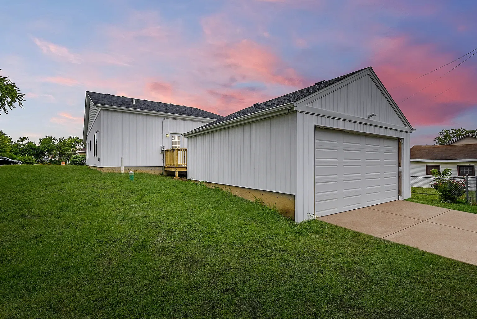 3 bed, 1900 sqft, $3,250 — Photo 3