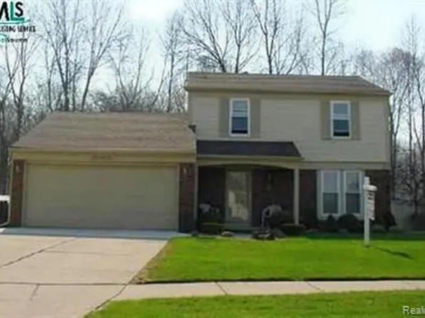 50309 Bellaire Dr, Chesterfield, MI 48047