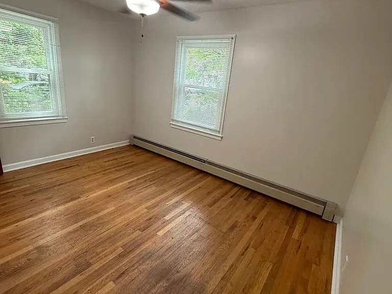 102 Gale Ave — Photo 18