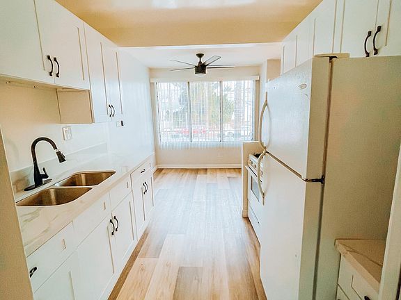 3rd image of 924 4th St APT 1