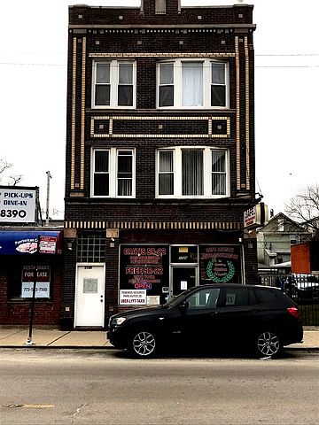 1st image of 1726 N California Ave #2