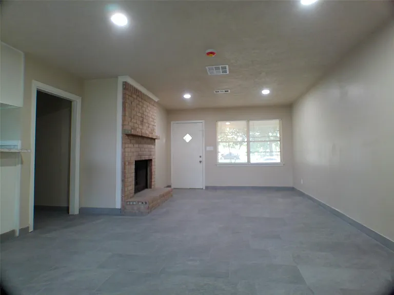 601 Fresa Rd — Photo 9