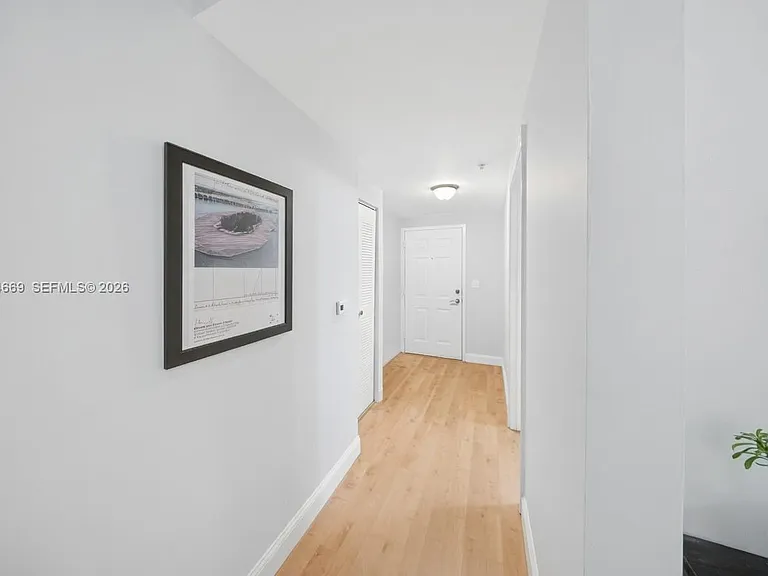 1627 SW 37th Ave #401 — Photo 10