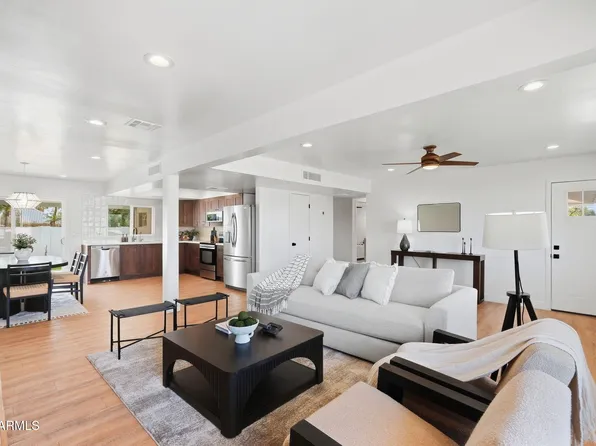 1 N COTTONWOOD Drive, Gilbert, AZ 85234