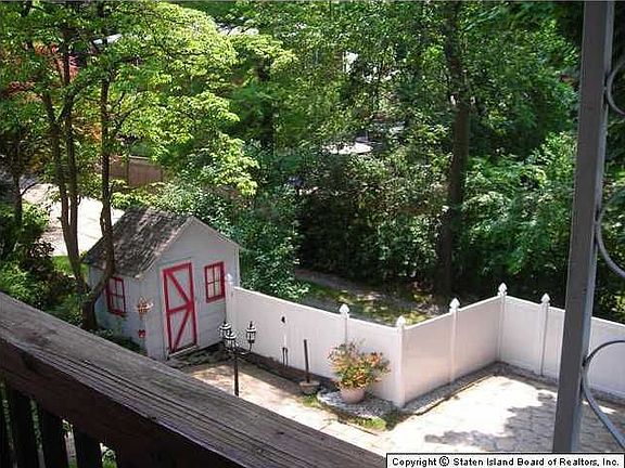 3rd image of 38 Clinton Ct