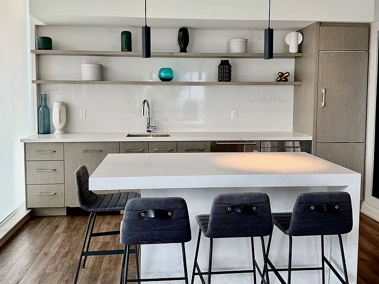 212 King William St #603 — Photo 27