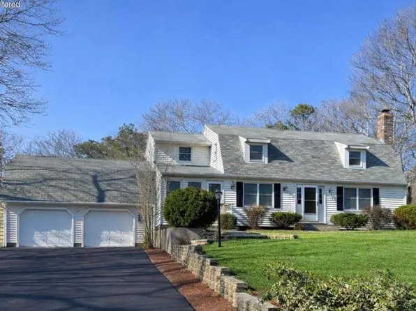 17 Andrew Rd, Bourne, MA 02532